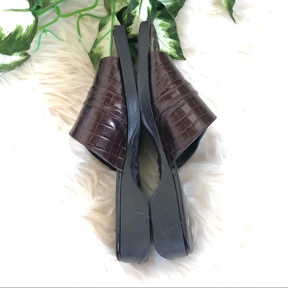 Brighton Button Slip On Brown Leather Sandal Mule - Picture 8 of 11